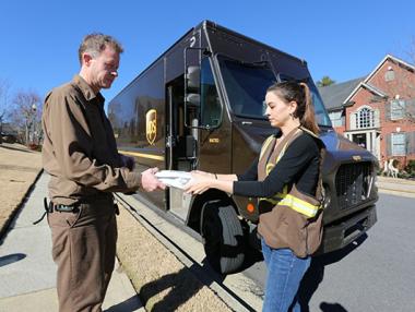 UPS ще наеме 100 000 работници за празниците