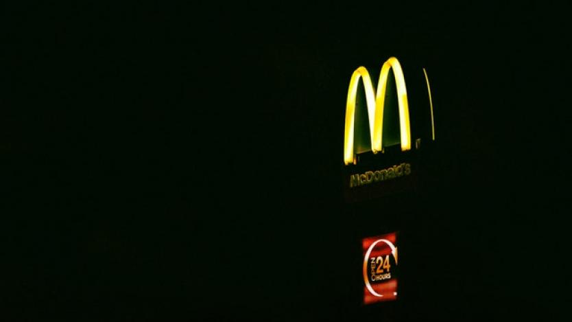 McDonald’s отстрани директора си заради връзка със служител