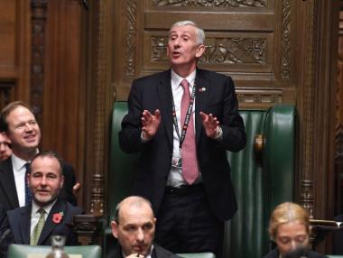 Лейбъристът Линдзи Хойл е новият председател на Камарата на общините