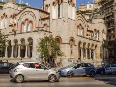 Гърция въвежда 200 евро глоба за спиране в бус лента