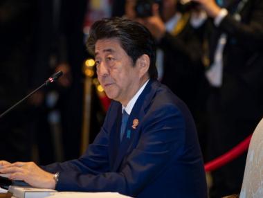 Северна Корея нарече Шиндзо Абе „идиот“