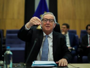 Юнкер вярва, че Тръмп няма да наложи мита за колите от Европа