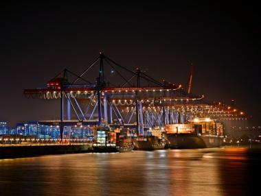 Двугодишен пик в германския износ разсея страховете от рецесия