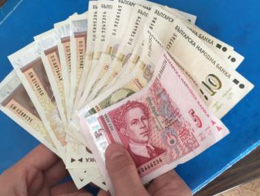 Всяка втора компания планира малки коледни бонуси