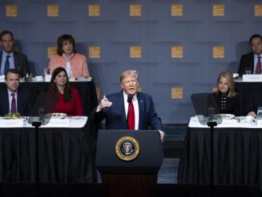 Тръмп заплаши Китай със „значително повече мита“