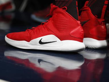 Nike спира да продава продуктите си в Amazon