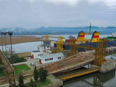 Фериботният комплекс-Варна от години работи незаконно