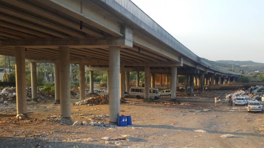 Ремонтът на изгорелия мост на „Струма“ ще е готов месец по-рано