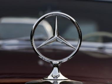 Daimler намалява работните места, за да спести 1 млрд. евро