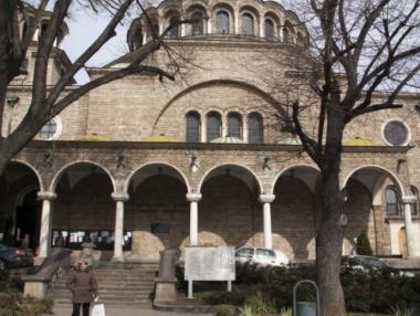 Седем архитектурни бюра подадоха проекти за ремонта на пл. „Св. Неделя“