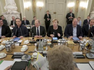 Бизнес и синдикати с безпрецедентно искане Германия да харчи повече