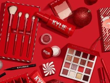 Козметична компания купува мажоритарен дял в бизнеса на Кайли Дженър