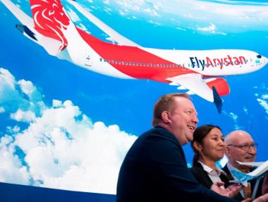 Boeing с поръчки за 50 самолета 737 Max на авиошоуто в Дубай