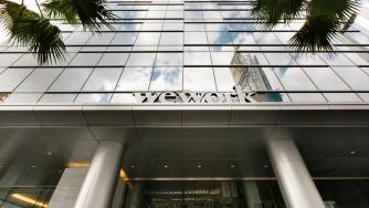 WeWork съкращава над 20% от служителите си