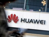 Huawei дава $220 хил. за хак на смартфона без намеса на потребителя