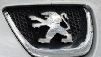 Fiat Chrysler и PSA ще подпишат за сливане до седмици