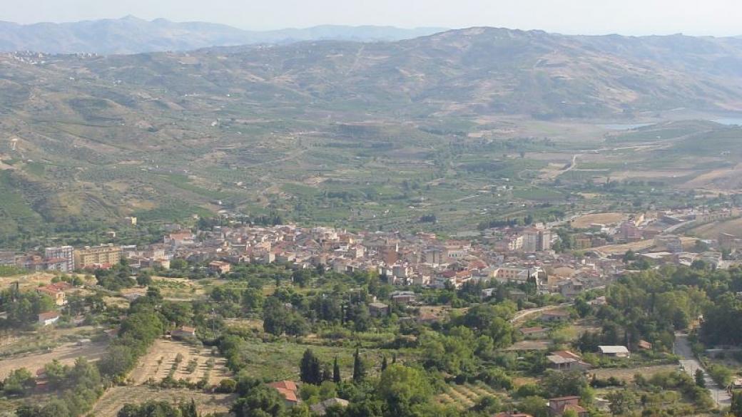 Още един град в Сицилия продава къщи за 1 долар