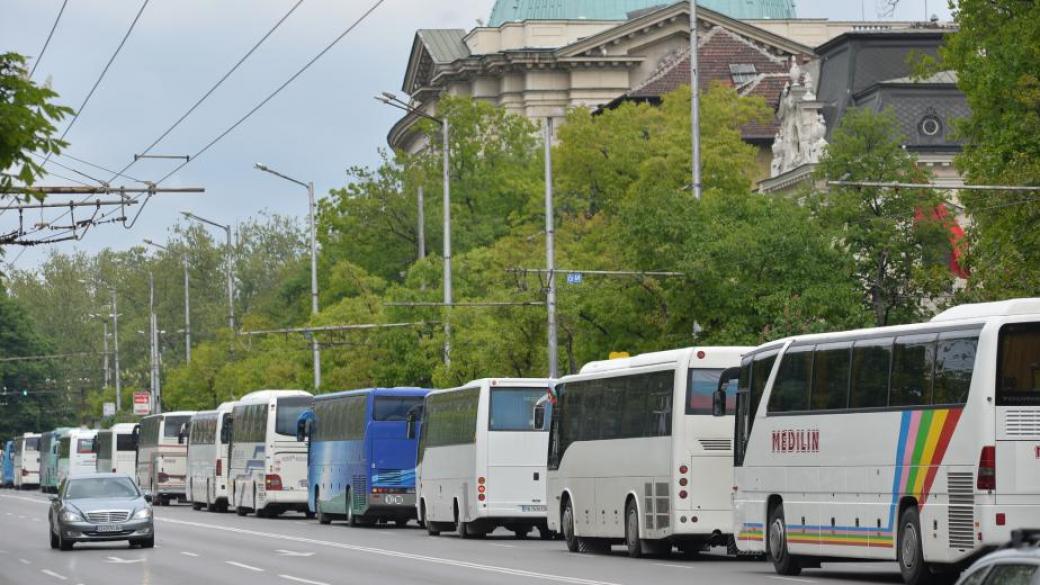 АПИ показа с колко точно ще поскъпнат автобусните билети