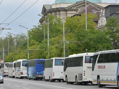 АПИ показа с колко точно ще поскъпнат автобусните билети