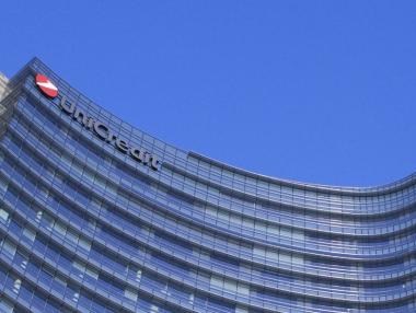 UniCredit ще съкрати 8000 работни места