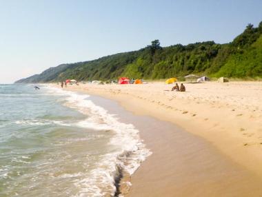 Държавата отдава на концесия централния плаж във Варна