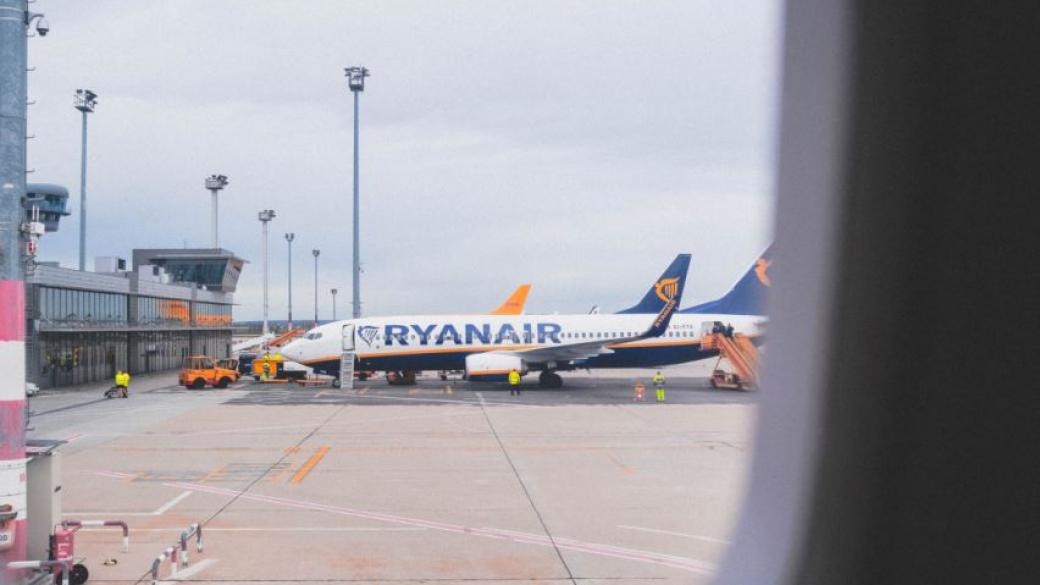 Ryanair предупреди за закриване на бази и загуба на работни места