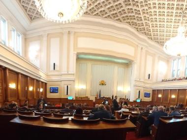 Депутатите продължават с обсъждането на държавния бюджет