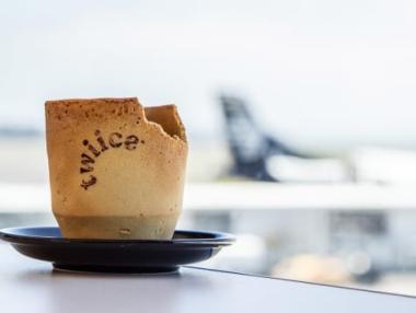 Авиокомпания ще сервира кафе в чаши, които се ядат