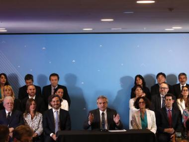 Ще успее ли новото правителство на Аржентина да я спаси от фалит?