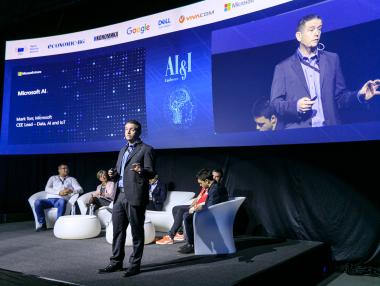 AI ще изиграе роля, подобна на електричеството и парната машина