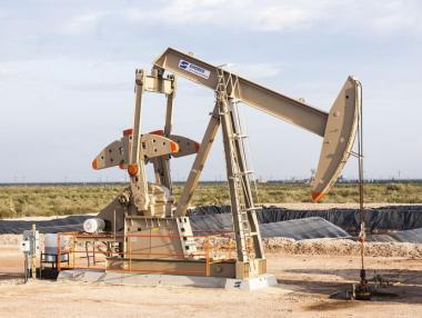 Цените на петрола тръгнаха нагоре след прогнозиран от ОПЕК дефицит на пазара