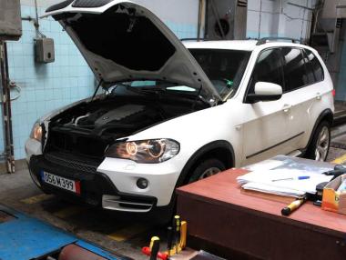 Автомобилните регистрации в България растат, но бавно