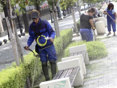 EURACTIV: Макрон иска спиране на еврофондовете за държави с ниски заплати