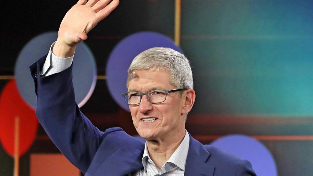 Десетилетието на Apple с Тим Кук: Невероятно, но без блокбастъри