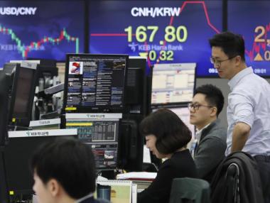 Движението на индексите не намери ясна посока