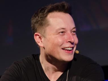 Акциите на Tesla надхвърлиха 420 долара