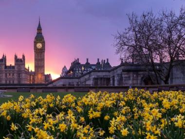 Великобритания повишава минималната заплата с над 6%