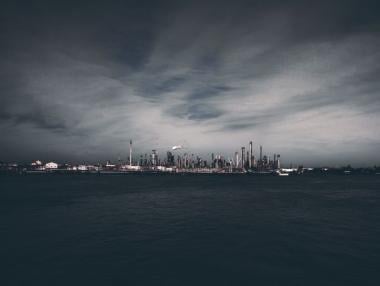 Петролът е напът към най-голямото си поскъпване от 3 години насам