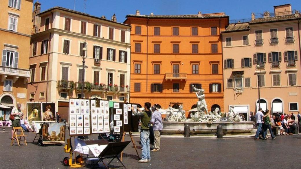 Рим маха щандовете за сувенири пред най-големите забележителности