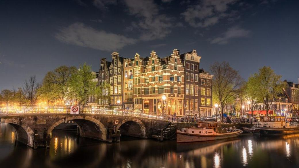Амстердам вдигна още туристическия данък