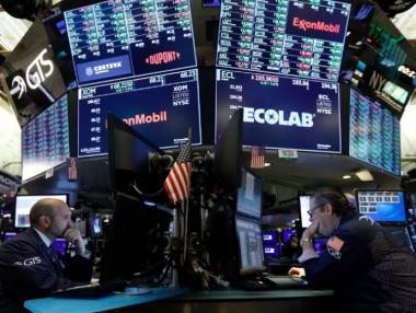 Спад на борсовите индекси заради напрежението в Близкия изток