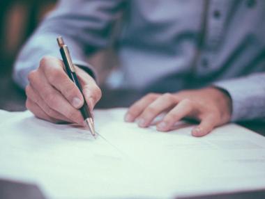 Софтуерна компания разширява дейността си с помощта на „Джобс“