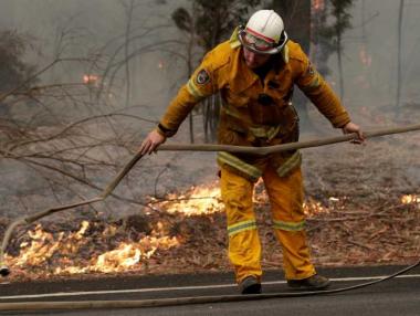 Прогнозните щети от пожарите в Австралия достигат $490 млн.