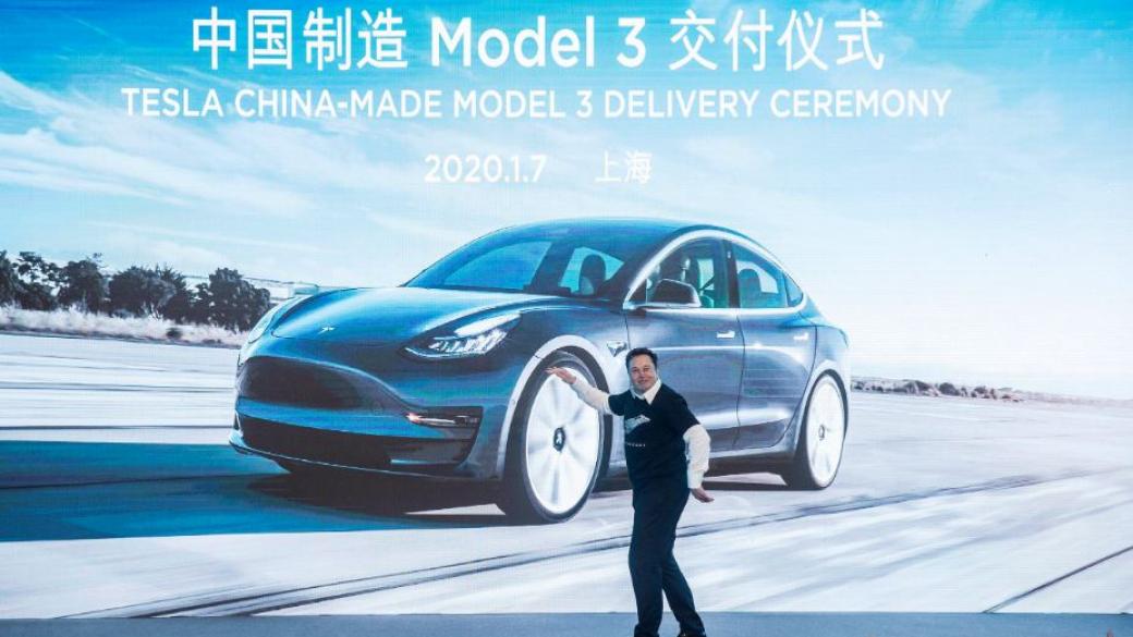 Мъск показа стриптийз танц във фабриката на Tesla в Шанхай
