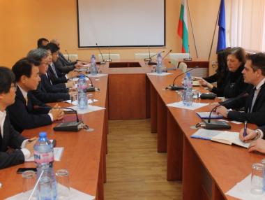 България ще се учи от Южна Корея да предвижда кризи в икономиката