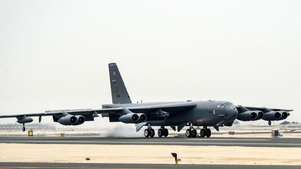 САЩ пращат шест бомбардировача B-52 в района на Близкия Изток