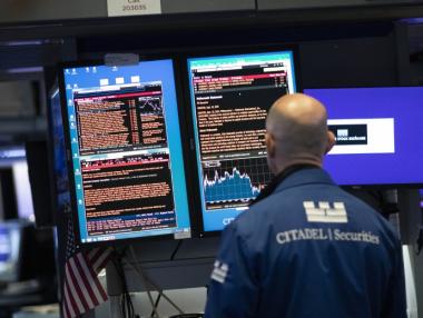 Негативна сесия за акциите в САЩ заради напрежението с Близкия Изток