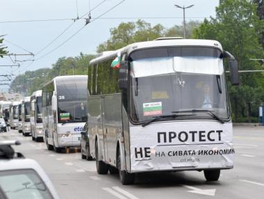 Автобуси и таксита ще блокират в понеделник столичния пл. „Александър Невски”