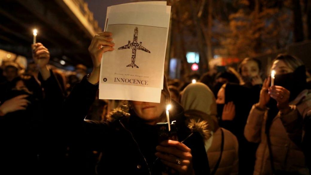 Стотици иранци излязоха на протест заради сваления украински самолет