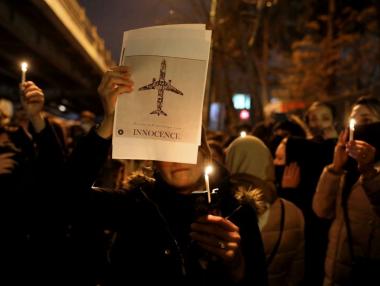 Стотици иранци излязоха на протест заради сваления украински самолет